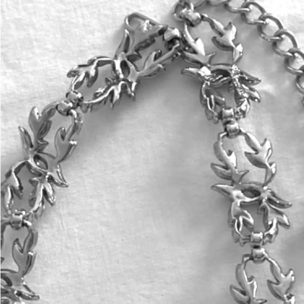 Vintage Coro Silver Tone Choker Style Necklace Signed Leaves Design